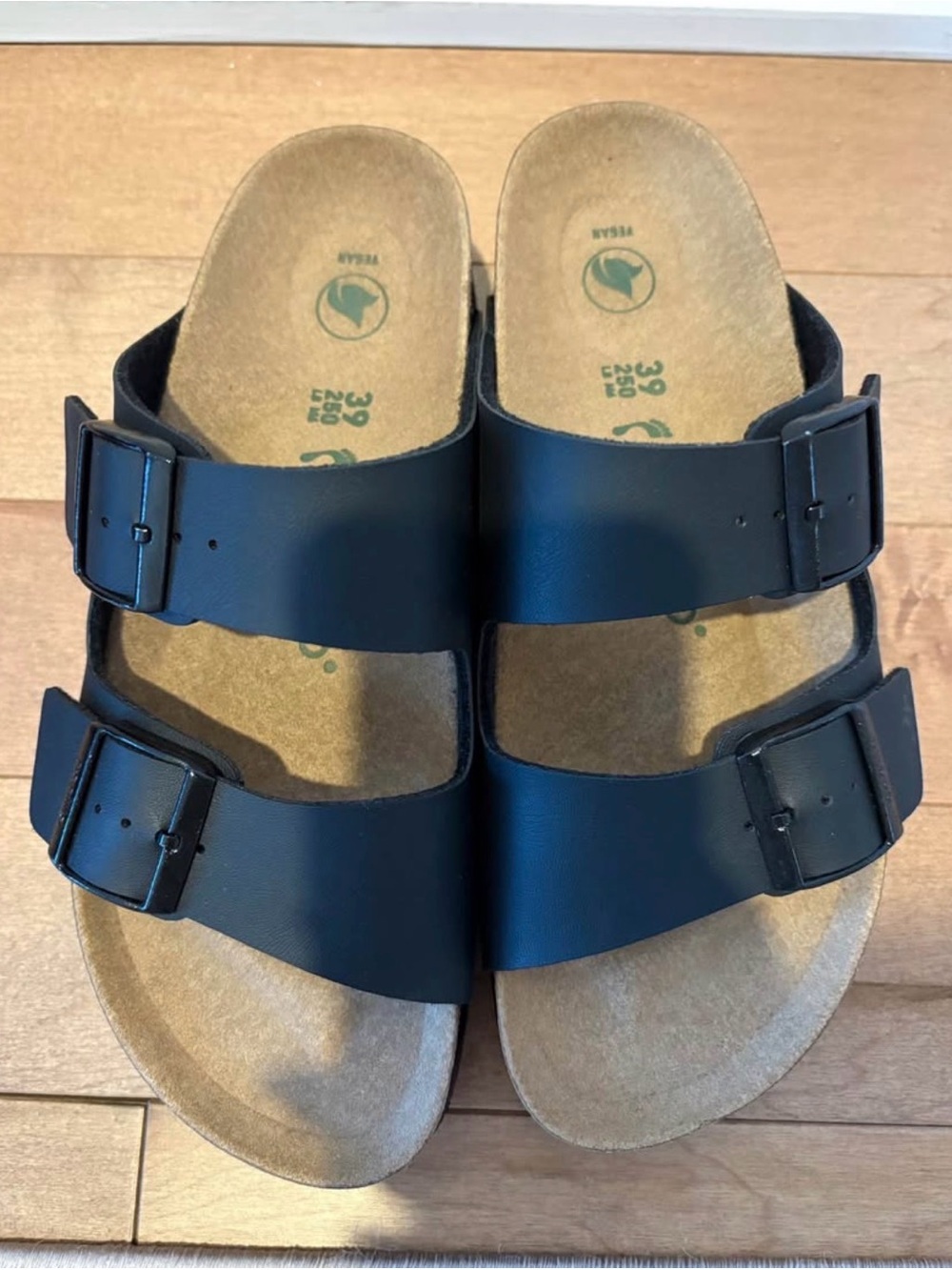 Birkenstock Arizona Flex
Platform size 39 NEW
